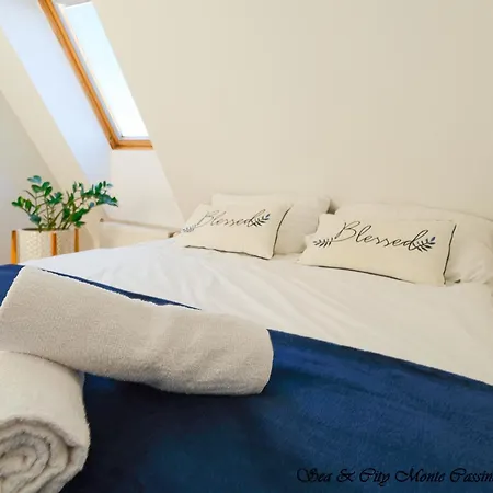 Sea & 50 M Monte Casinno 100 M Lux ソポト